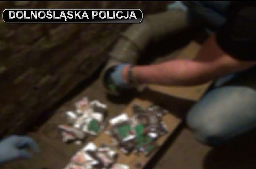 Kolejne przechwycone dopalacze – zatrzymani podejrzani
