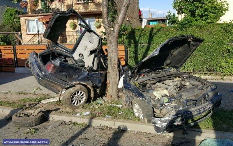 Pijany spowodował wypadek, zostawił ciężko rannego kolegę i próbował uciekać