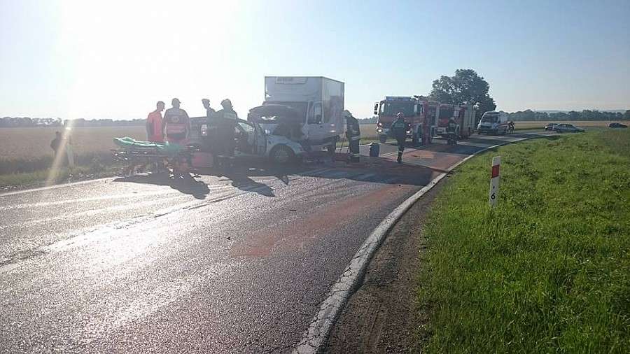 Wypadek pod Strzelinem. Nie żyje kierowca forda.