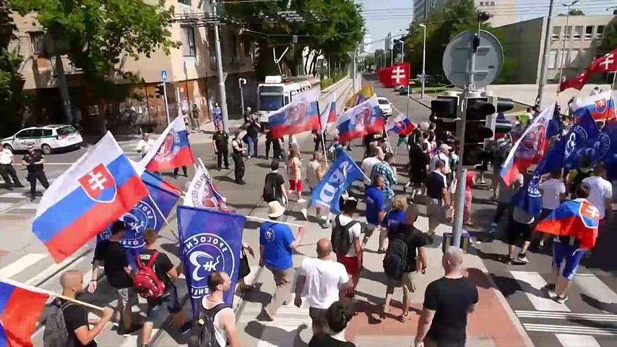 Po Brexicie Słowacy chcą swojego referendum. Antyunijny protest w Bratysławie