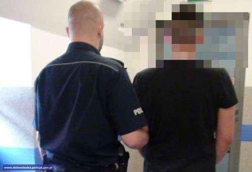 Poszukiwany  za rozbój z użyciem broni na terenie Niemiec wpadł w ręce policjantów