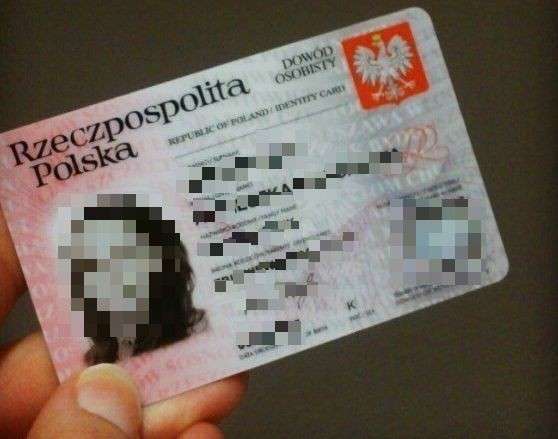 Nietrzeźwa kobieta przyjechała autem zgłosić kradzież, a złodziejka wpadła bo zgubiła dowód osobisty