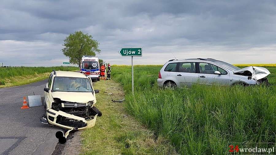 Dwie osoby ranne w wypadku pod Mietkowem