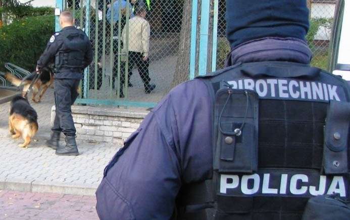 Kolejny alarm bombowy.  Ewakuacja w prokuraturach