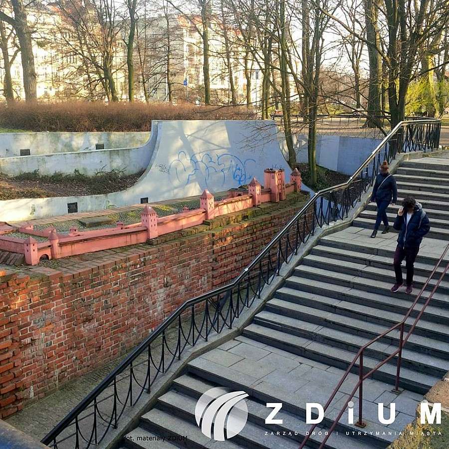 Remont schodów w przejściu Oławskim