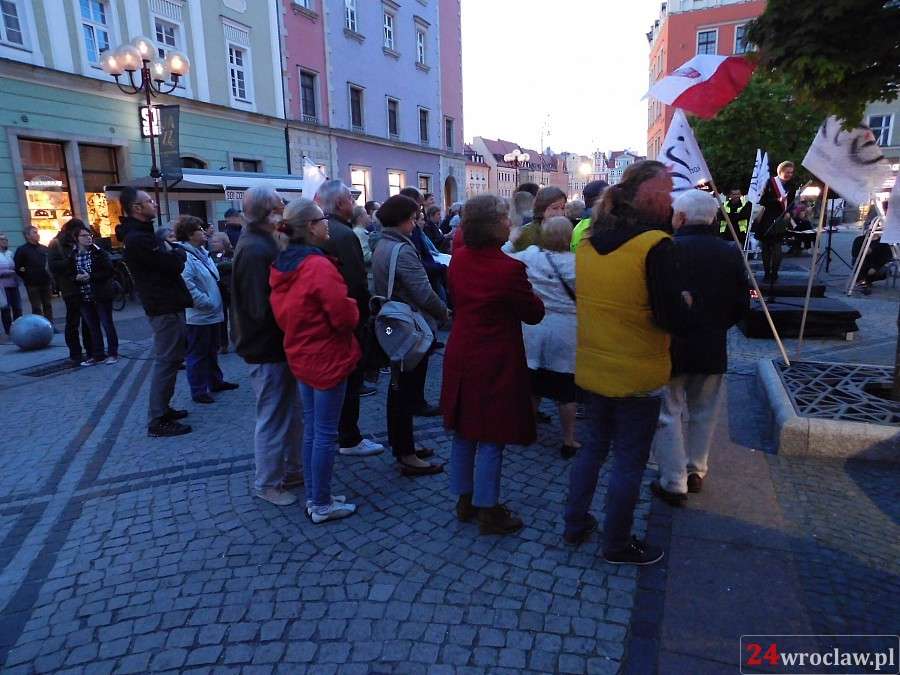 Konstytucyjny happening na Świdnickiej