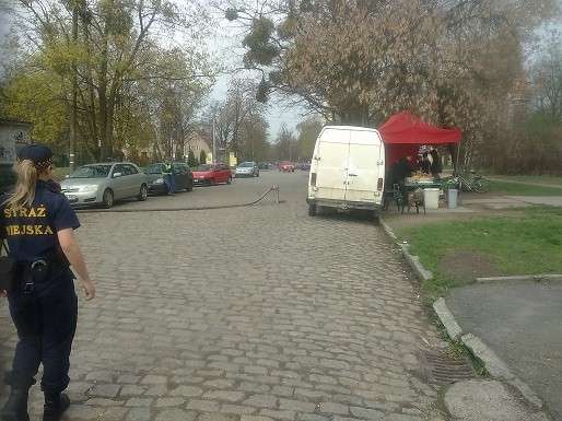 Zanieczyszczony wyjazd z budowy
