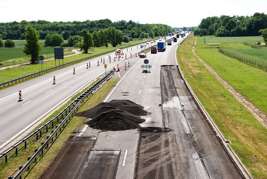 Utrudnienia na autostradzie A4 – Policja apeluje o ostrożność