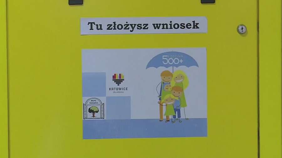 Już 170 tys. wniosków online o 500 zł na dziecko. Policja ostrzega przed oszustami