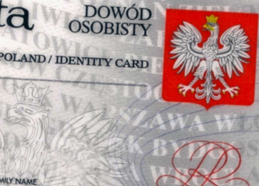 Poszukiwany posługiwał się fałszywym dowodem osobistym