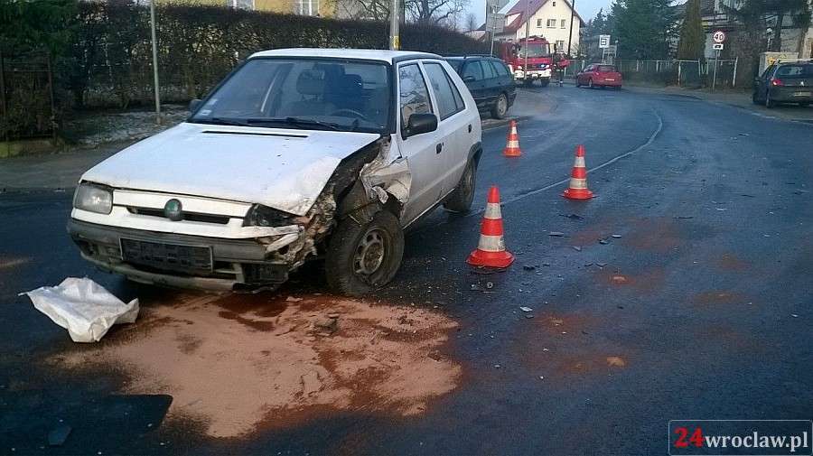 Stłuczki na oblodzonych ulicach