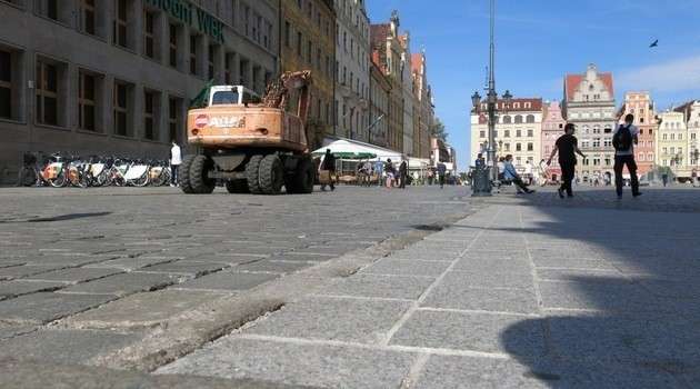 Kto dokończy remont nawierzchni Rynku?