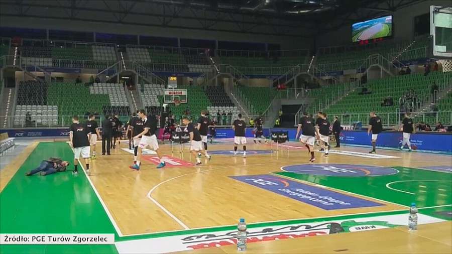 Bohaterska postawa koszykarza Turowa Zgorzelec. Sportowiec reanimował kibica