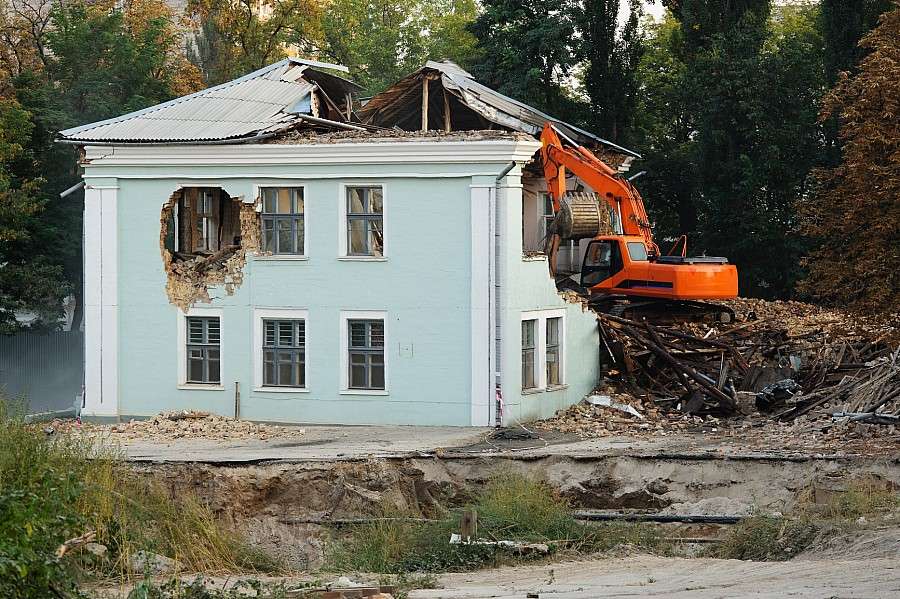 Jak zabrać się za rozbiórkę budynku?