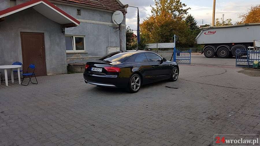 Skradziono samochód - 15 tys zł za pomoc w odnalezieniu