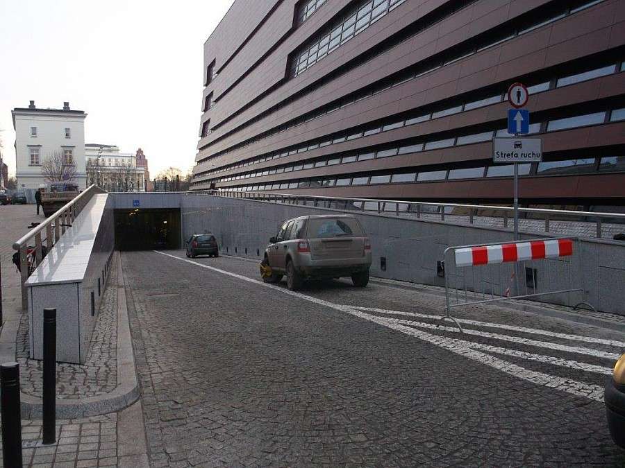 Uwaga kierowcy parkujący przy Narodowym Forum Muzyki!
