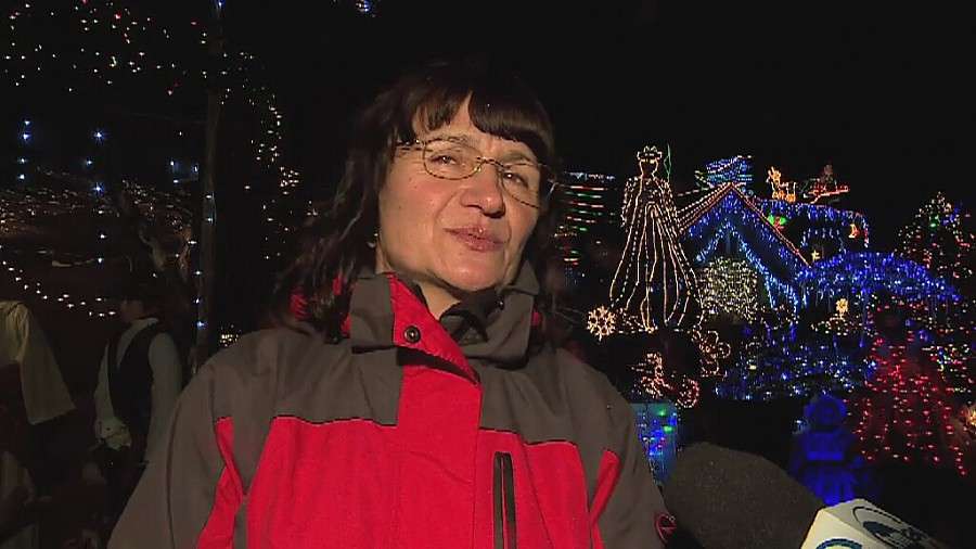 Rekordowa iluminacja świąteczna na domu w Polkowicach - wideo.