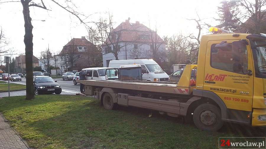  Zasnął za kierownicą stojąc w korku