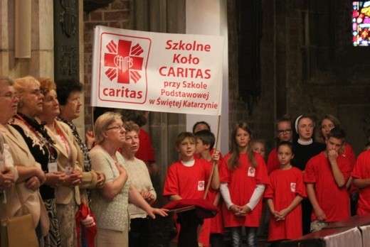  Caritas zbiera żywność dla ubogich rodzin