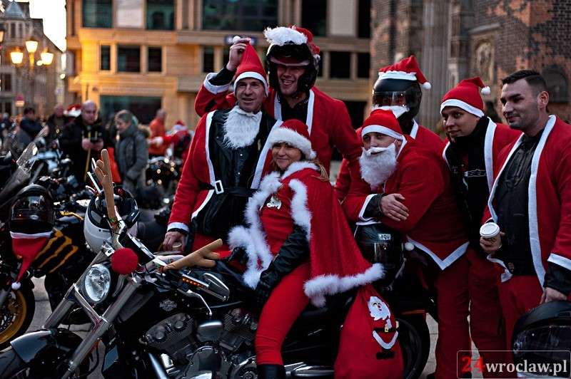 Mikołaje na motocyklach przejechali przez Wrocław (FOTO)
