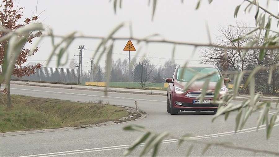 Piszczą, marudzą i ciągle czegoś chcą - jak sobie radzić z dziećmi w samochodzie?