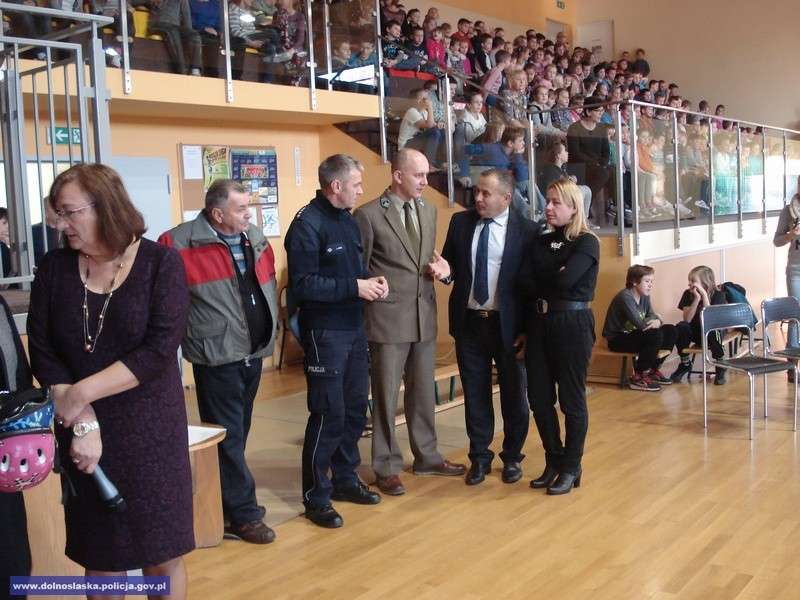 Mobilne miasteczko ruchu drogowego dla uczniów w Miękini