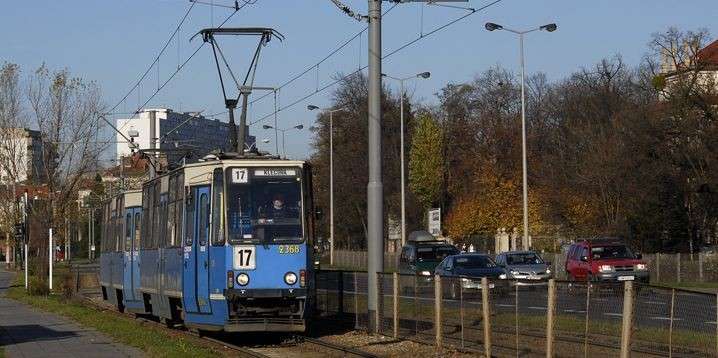 Dwa tramwaje na jednym torze