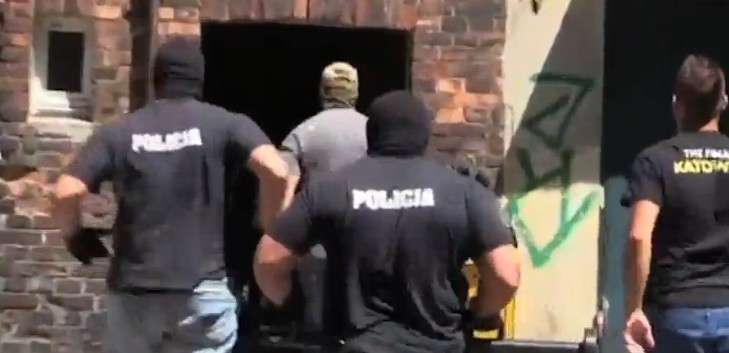 Kto kontroluje rynek dopalaczy w Polsce?