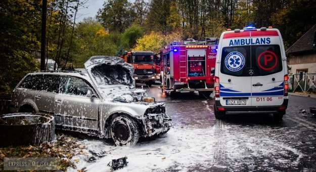 Zderzenie osobowego Volkswagena z cysterną