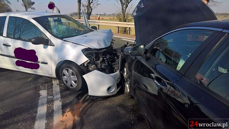 Kolejne zderzenie na zjeździe z autostrady w Kostomłotach