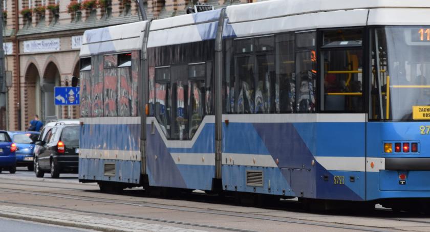 Zderzenie tramwaju z samochodem na Kozanowie