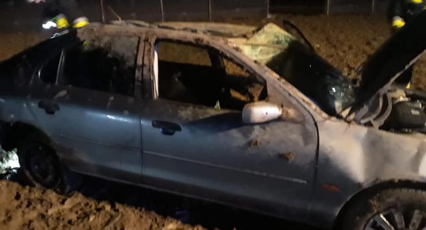 Na trasie Wrocław - Świdnica ponownie dachowało auto