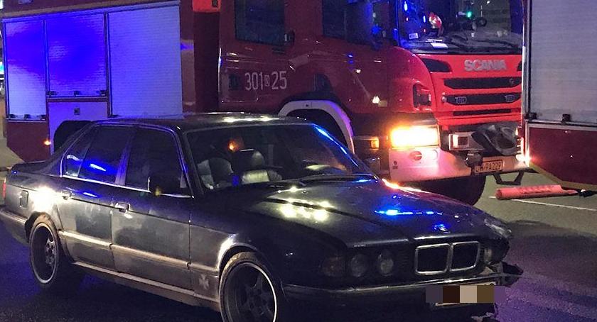 Kolizja w centrum. Auto Voziili zajechało drogę bmw