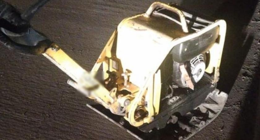 Wyniósł z budowy 250 kg maszynę. Na widok policjantów nie miał już siły uciekać.