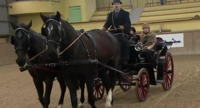 Pokaz historycznych powozów we Wrocławiu. Najstarsze mają ponad 100 lat