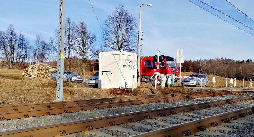 Motocyklista zginął potrącony przez pociąg