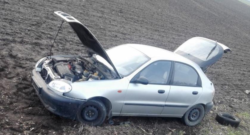Tak bardzo się spieszył, że wjechał na pole