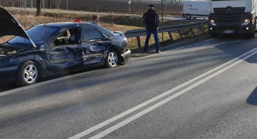Bus staranował kilka aut
