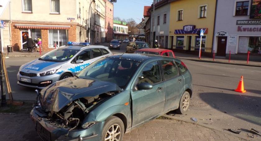 Wypadek na skrzyżowaniu ulic w centrum Milicza