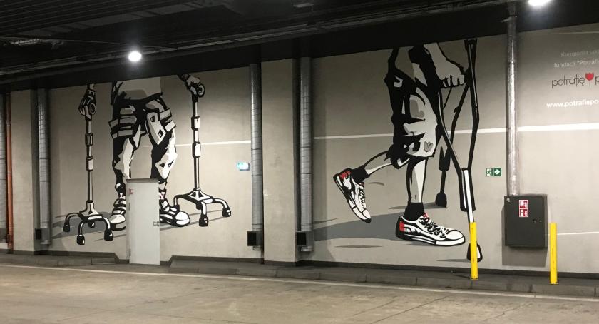 Mural na wocławskim dworcu PKS
