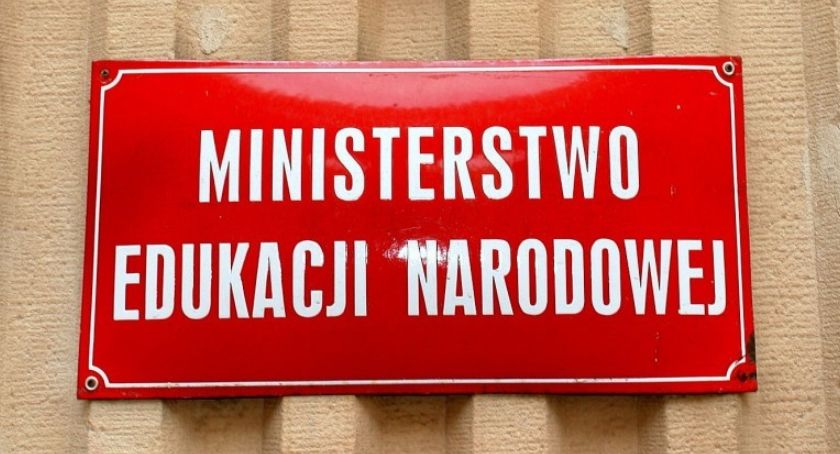 Propozycja rządu nie powstrzymała strajku nauczycieli - nie chcą kompromisu?