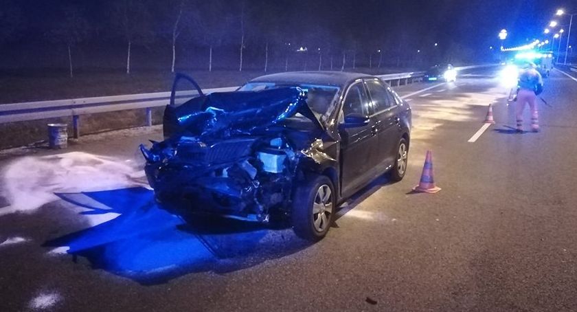 Nocny wypadek na S8 - kierowca zasnął