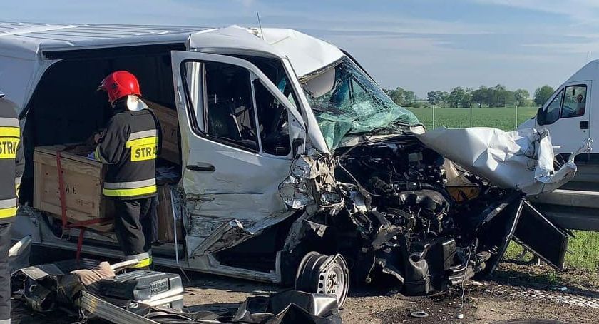 Zderzenie busa z TiRem na A4. Lądował śmigłowiec LPR