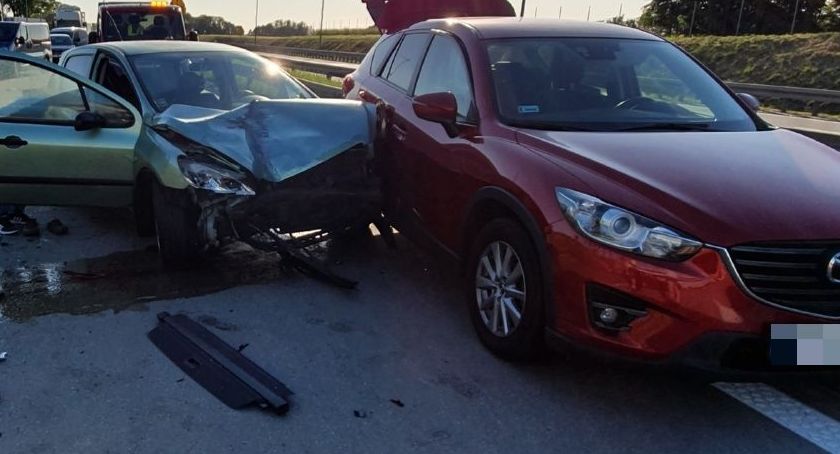 Zderzenie trzech aut na A4 w okolicy Kątów Wrocławskich