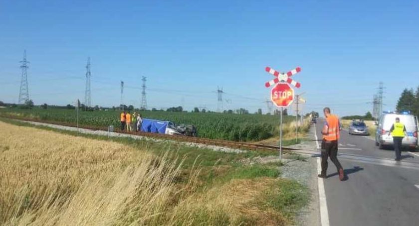 Kolejny tragiczny wypadek na przejeździe kolejowym
