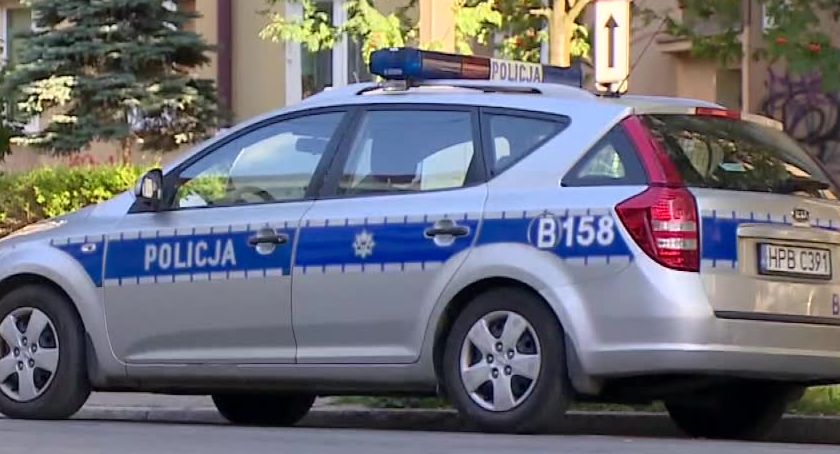 Strzały na Ołbinie. Kierowca potrącił policjanta.. 