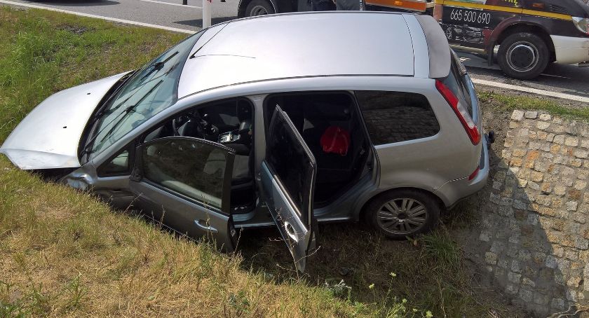 Osiem osób rannych w wypadku w Kostomłotach