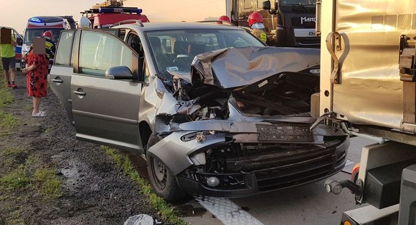 Uderzył w ciężarówkę na A4