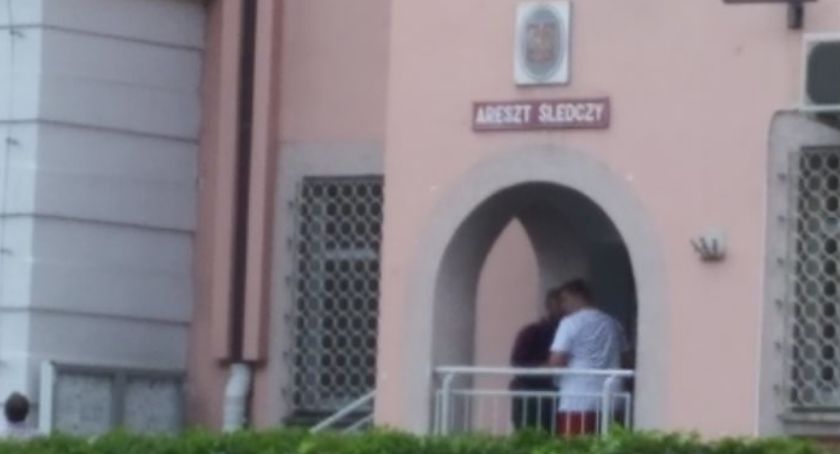 Więzień uciekł z aresztu w Jeleniej Górze