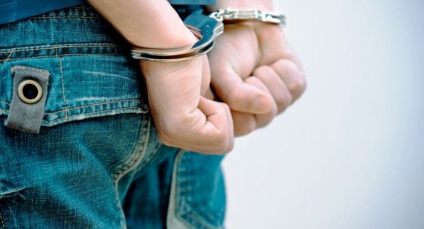 Zatrzymany przez policjantów mężczyzna usłyszał dziś prokuratorskie zarzuty